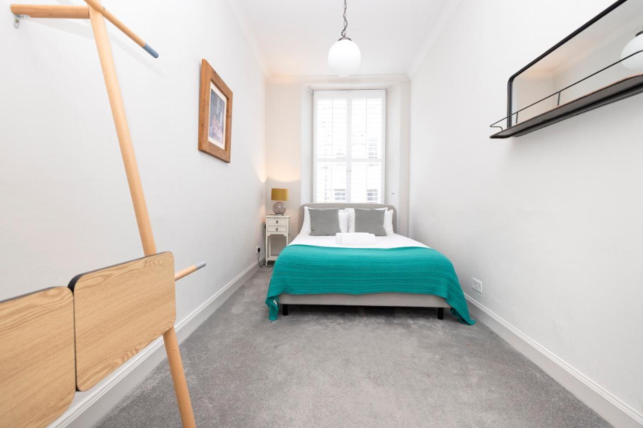 Joivy Sophisticated Apt Near Edinburgh Castle Edimburgo Exterior foto